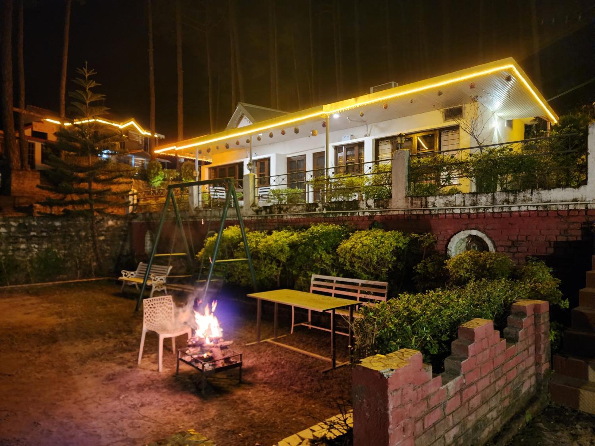 Pine Valley Resort Kasauli Eksteriør bilde