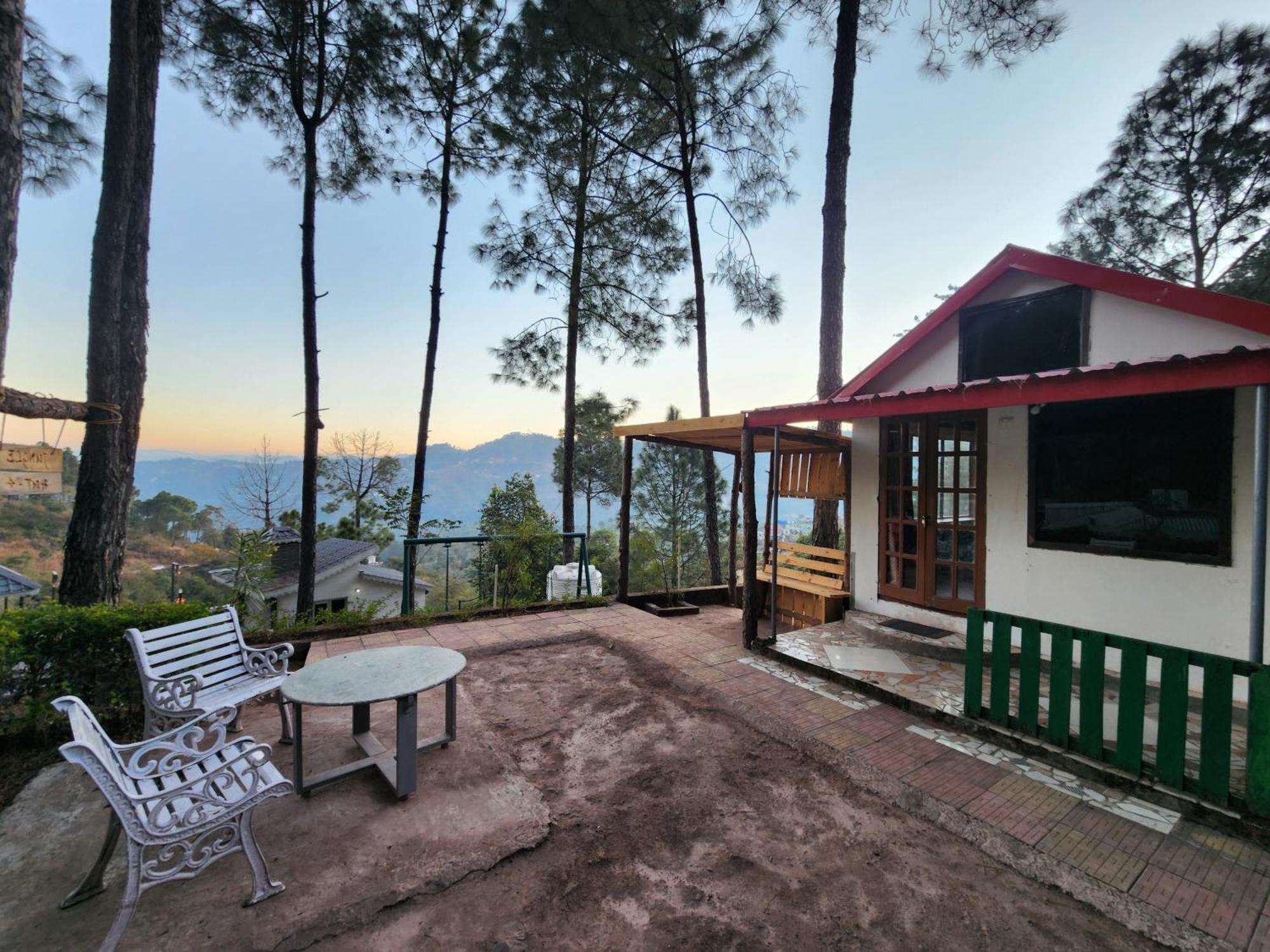 Pine Valley Resort Kasauli Eksteriør bilde