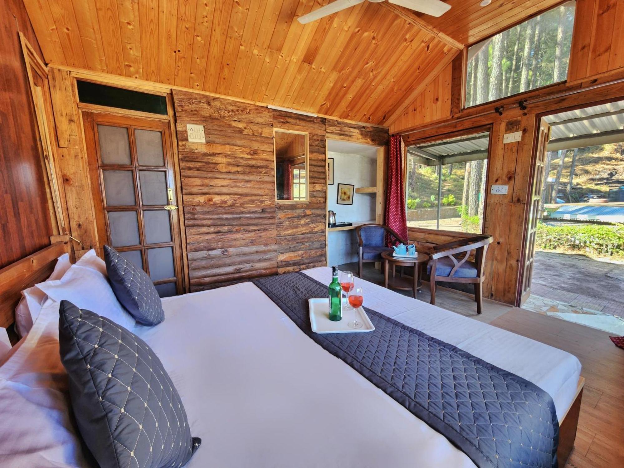Pine Valley Resort Kasauli Eksteriør bilde